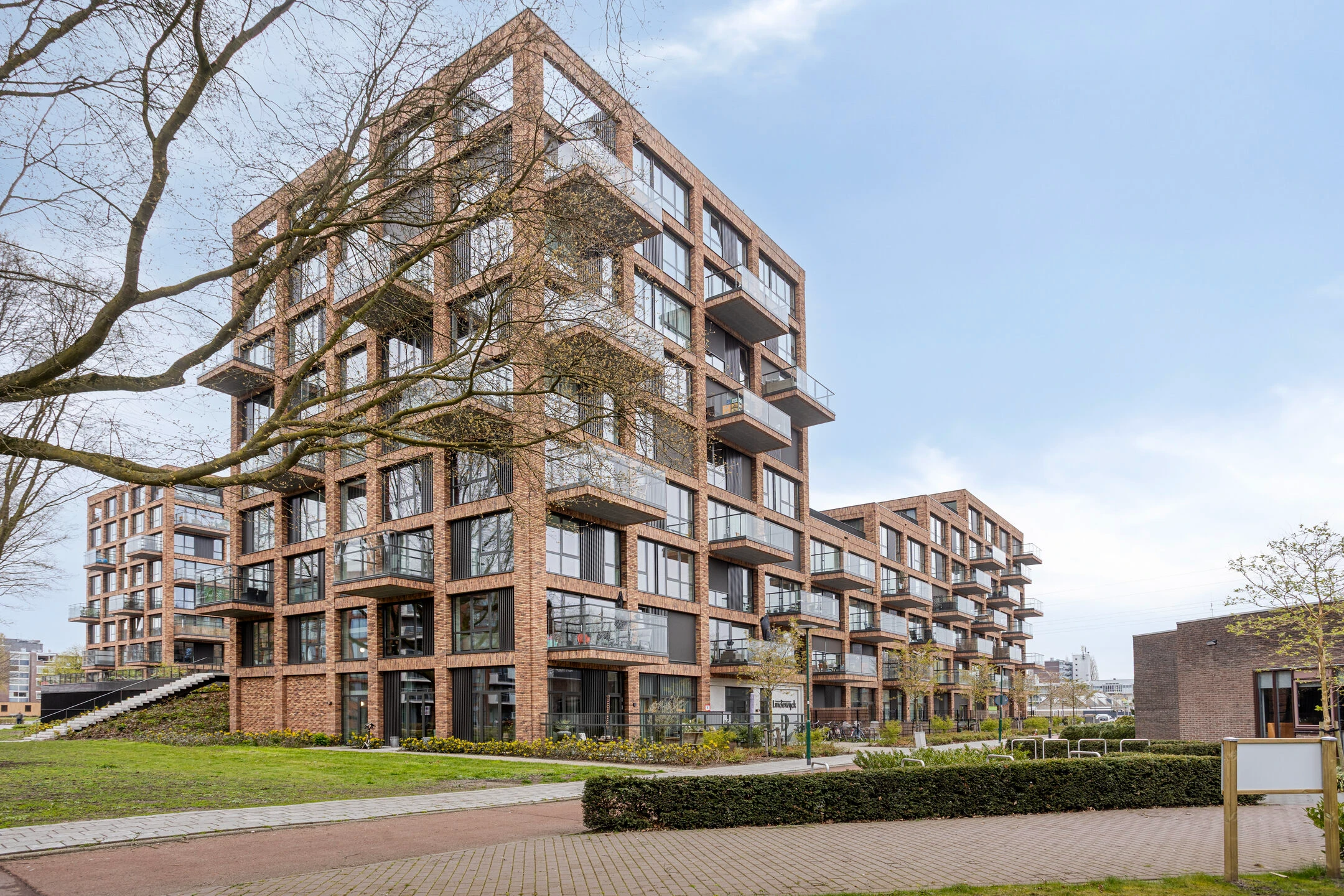 Moderne woonkamer in lichte tinten